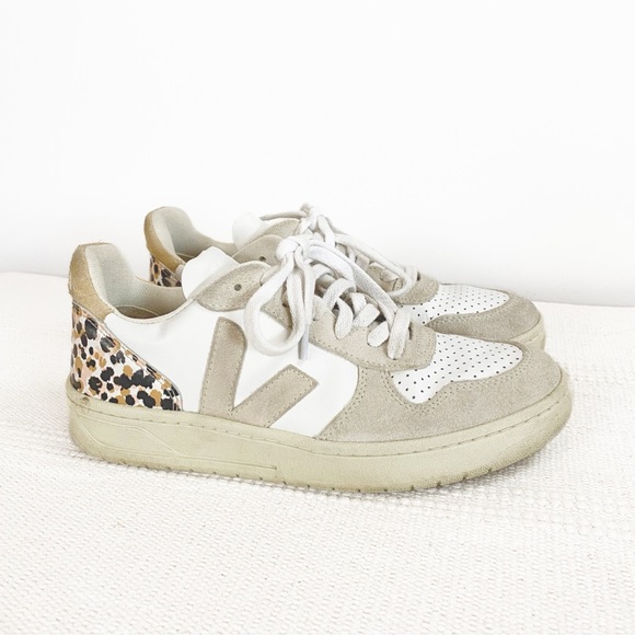 Veja Womens V-10 Leather Sneakers in Animal Print Limited Edition size 6 - Picture 3 of 11